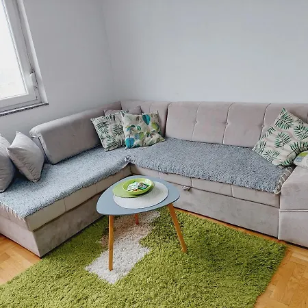 Apartment Apartman Green Lukavica