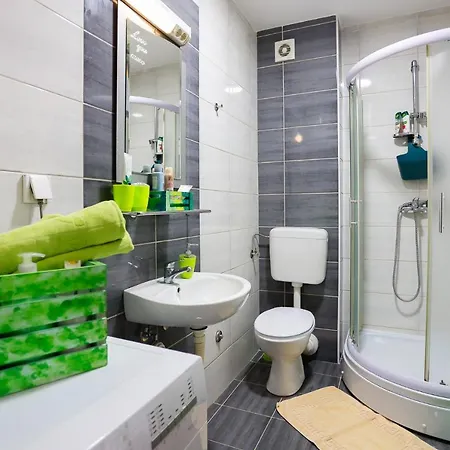 Apartment Apartman Green Lukavica